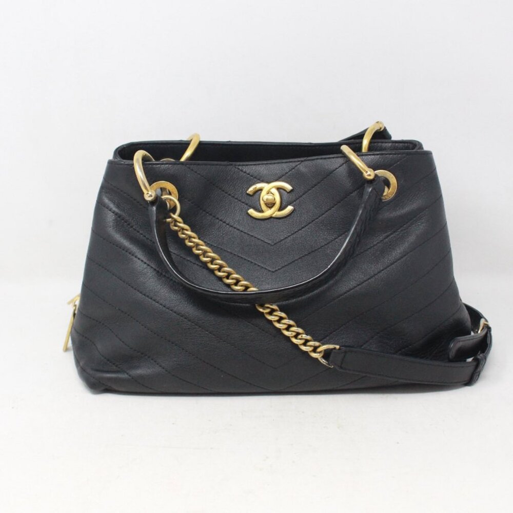 Chanel #YLV392 Large Chevron Stitched Bag